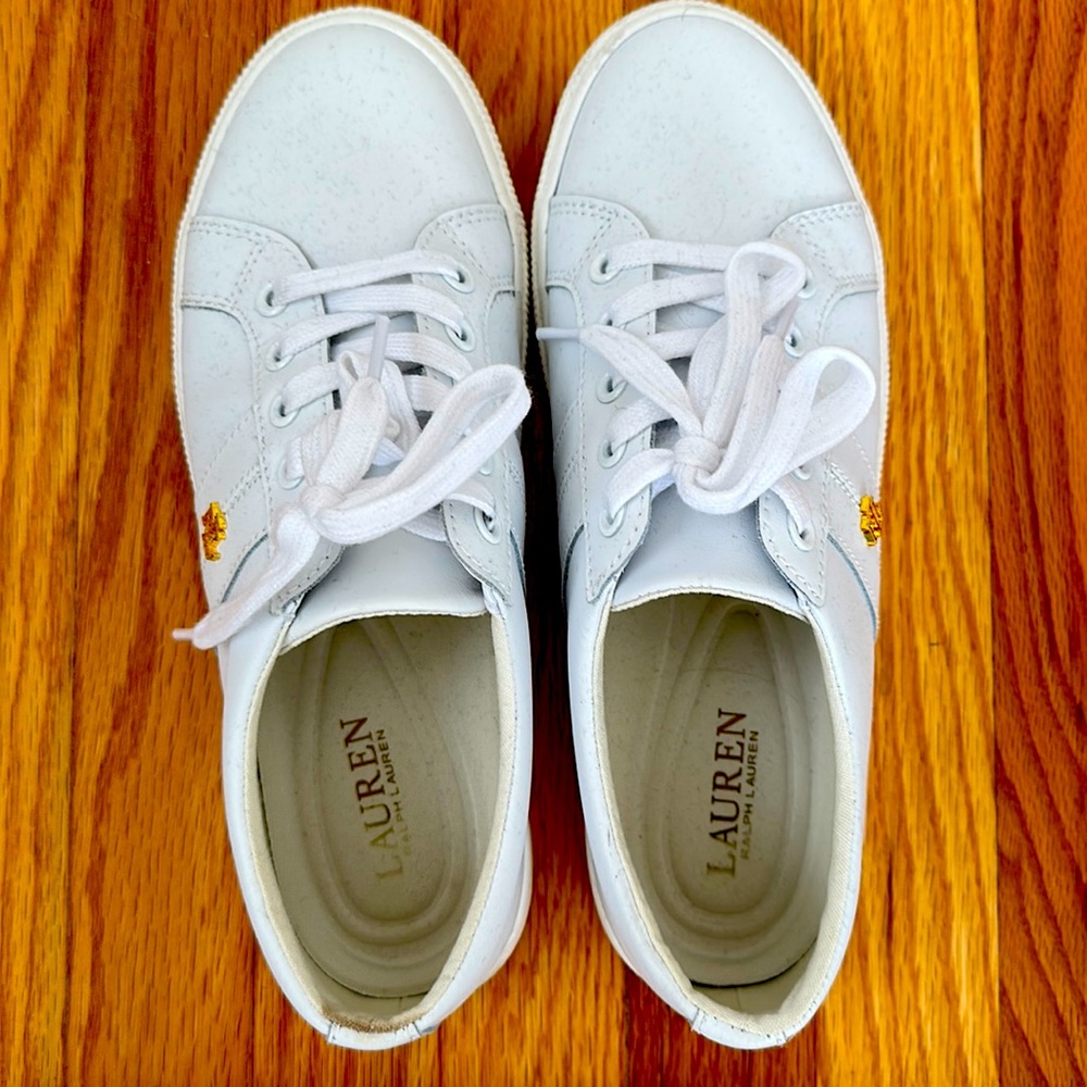 SOLD comfy white sneaks